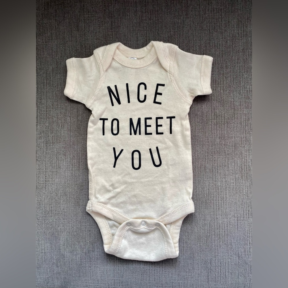 Rabbit Skins NEWBORN “Nice to meet you” bodysuit Size: Newborn NWOT